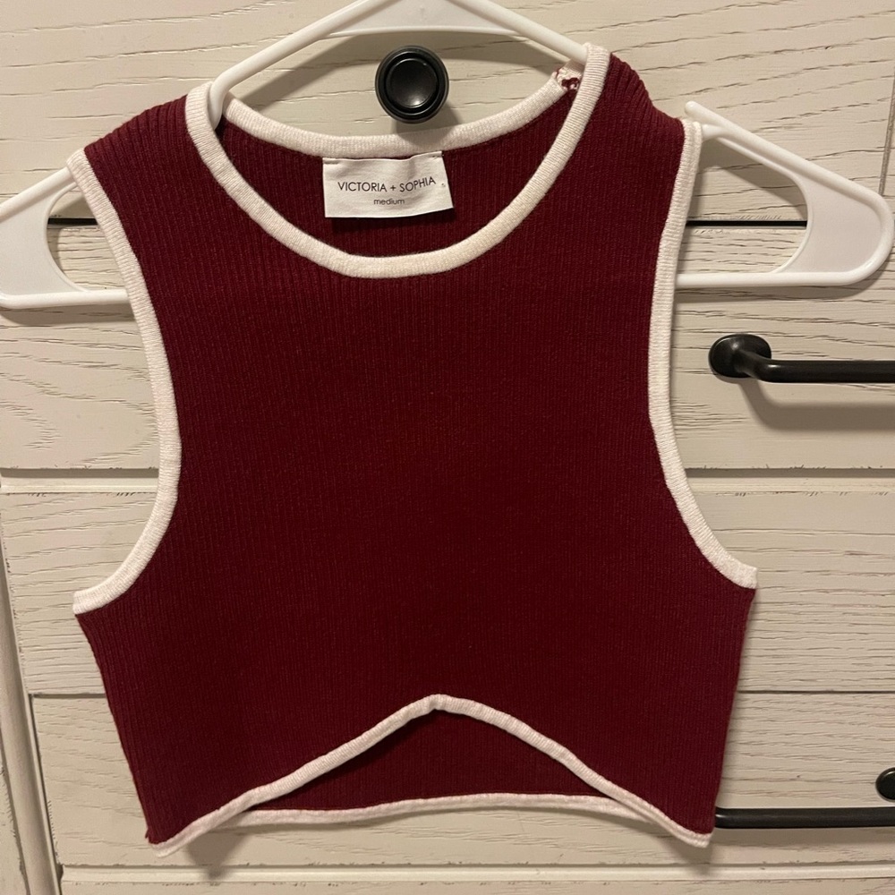 Super cute cropped tank